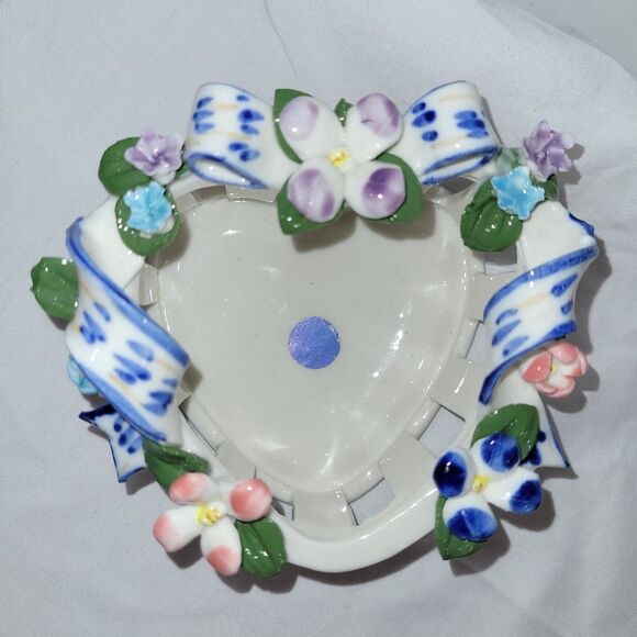 Potpourri Designs Decor Candy Dish Floral Heart Shaped Basket - Picture 3 of 10